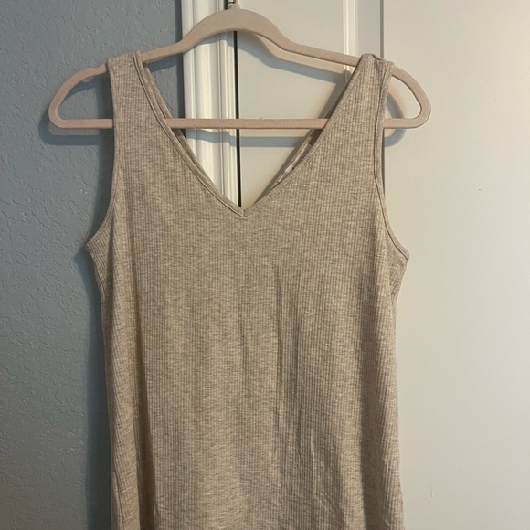 CJLA Ribbed V-Neck Tank - Picture 4 of 4